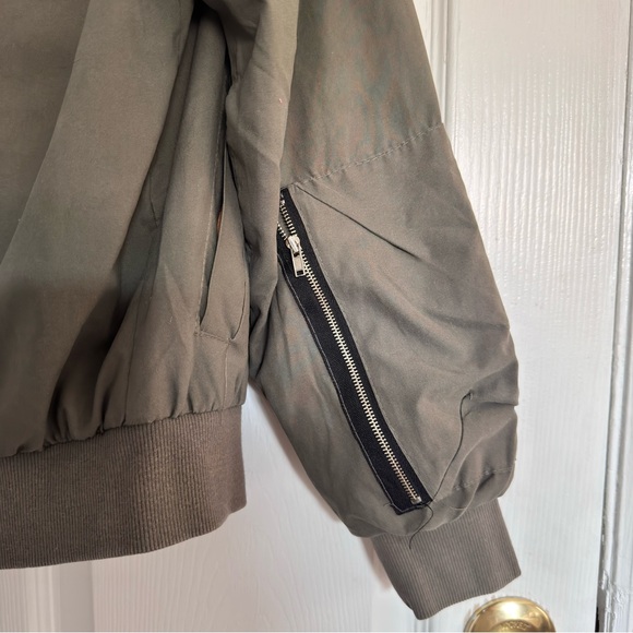 Green Zip-Up Bomber Jacket size small - Picture 9 of 11